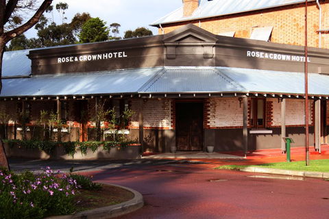 Rose & Crown Hotel - Broome Tourism 0