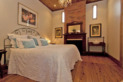 Rose Cottage - Historic Luxury - Broome Tourism 2