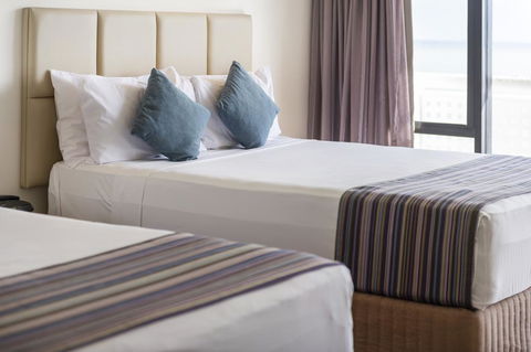 Rydges Esplanade Resort Cairns - Broome Tourism 3