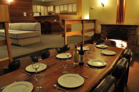 Salzburg Apartments - Broome Tourism 1