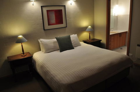 Salzburg Apartments - Broome Tourism 2