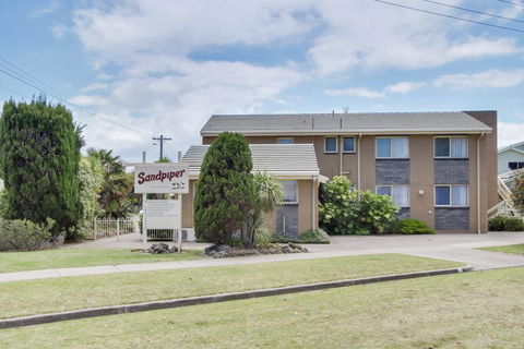 Sandpiper Lakes Entrance - Broome Tourism 1