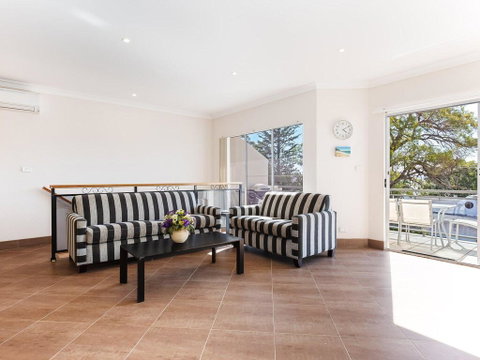 Sandy Point Luxury', 117a Sandy Point Road - Air Con & Foxtel - Broome Tourism 2