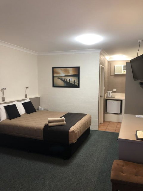 Sapphire City Motor Inn - Broome Tourism 1