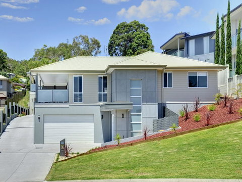 Saratoga Avenue, 52, Signature House - Broome Tourism 0