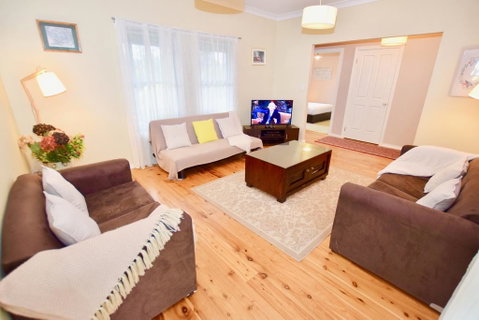 Scenic Cottage Of Katoomba - Broome Tourism 1