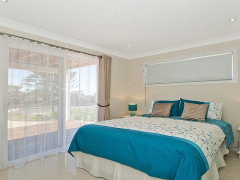 Seacluded - Plenty Of Room For Everyone - Broome Tourism 1