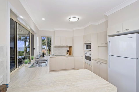 SEAVIEW DREAM - Bonny Hills - Broome Tourism 3