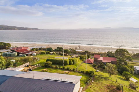 Seaview Family Retreat - Broome Tourism 1