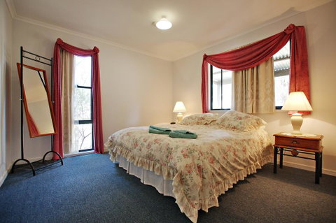 Serenity Grove - Broome Tourism 0