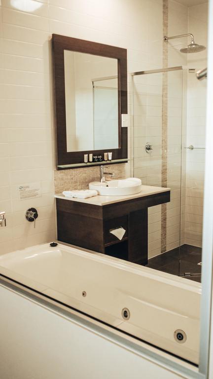 Sfera's Park Suites & Convention Centre - Broome Tourism 3