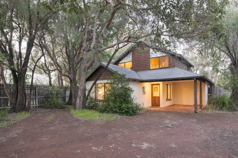 Shady Shack - Broome Tourism 1
