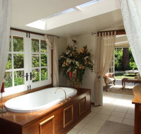 Shakespeare's Wilderness Chalet - Broome Tourism