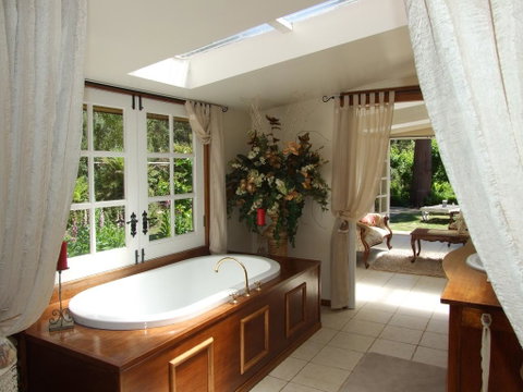 Shakespeare's Wilderness Chalet - Broome Tourism 0