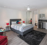 Shiraz Studio - Broome Tourism