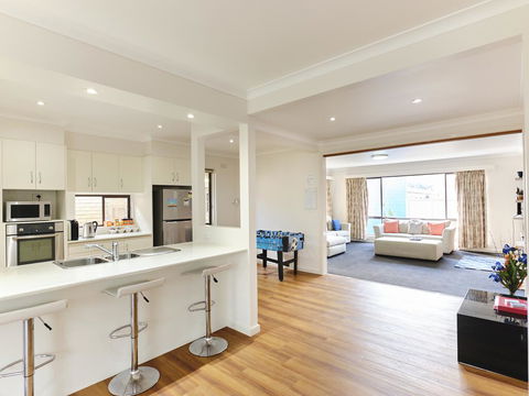 Skymirror Villa - Broome Tourism 3