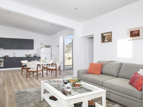 Somerton Barn - Rural Tranquility & Country Comfort - Broome Tourism 1