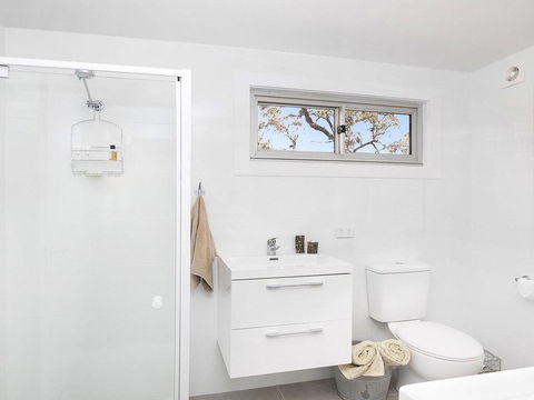 Somerton Barn - Rural Tranquility & Country Comfort - Broome Tourism 3