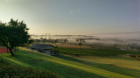 Sovereign Hill Country Lodge Rothbury - Broome Tourism 0