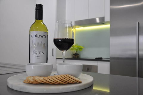 Spacious 2 Bed 2 Bath Unit - LUMA APARTMENTS - Broome Tourism 1