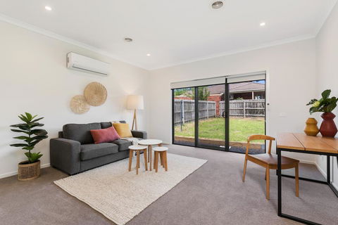 Spacious 4-Bed House With Parking And Backyard - Broome Tourism 3
