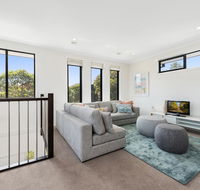Spacious 4-Bed House with Parking and Backyard - Broome Tourism