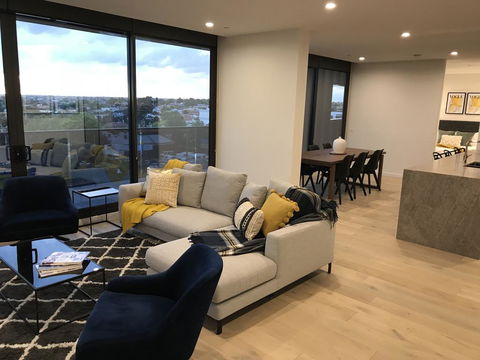 StayCentral Essendon Escape Sub-penthouse - Broome Tourism 3