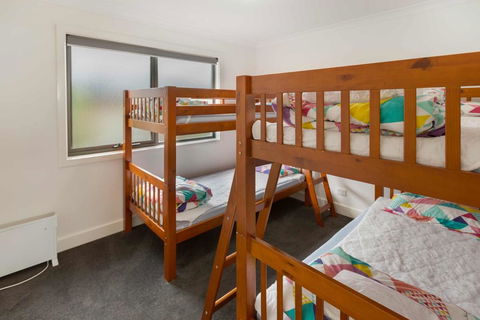 Stillwaters - Panoramic View Of Lakes Entrance - Broome Tourism 3