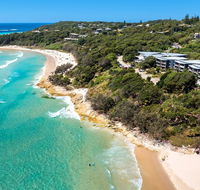 Stradbroke Island Beach Hotel - Broome Tourism