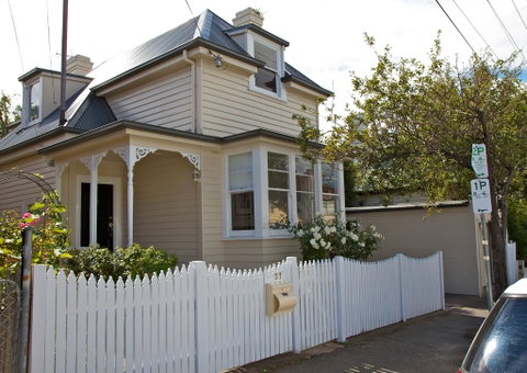 Strahan House - Broome Tourism 1
