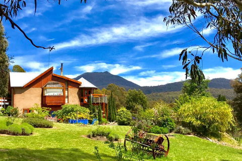 STUNNING HOME WITH AMAZING VIEWS - Just 20 Mins To The City And Only 10 To MONA! - Broome Tourism 1