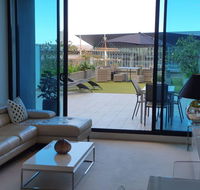 Stunning Riverside Apartment near MCEC and Casino - Broome Tourism