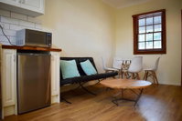 Stylish Cute Cottage in McMahons Point