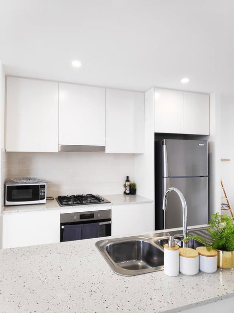 Stylish Liverpool 2Bed 2Bath Apartment -Skyline Views! -Masks Provided - Broome Tourism 3