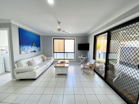 STYLISH RESIDENCE, LARGE PRIVATE YARD - CLOSE TO DREAMWORLD - Broome Tourism 0