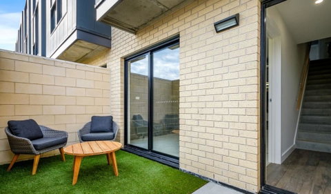 Stylish Townhouse - Broome Tourism 3