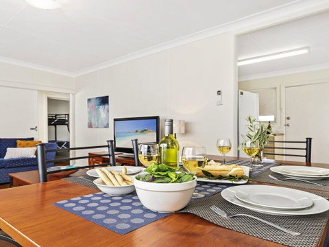 Summer Breeze - Clean And Simple, 200m To Beach - Broome Tourism 3