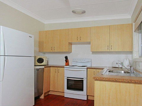 Summer Breeze - Clean And Simple, 200m To Beach - Broome Tourism 2
