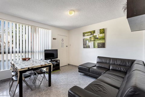 Sunset Court, Unit 1/3 Resthaven Avenue - Broome Tourism 3