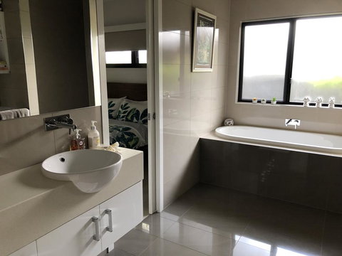 Sunset On Sunrise Bed & Breakfast - Broome Tourism 2