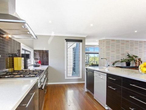 Sunshine Beach House-25 Metre Walk To The Beach - Broome Tourism 1