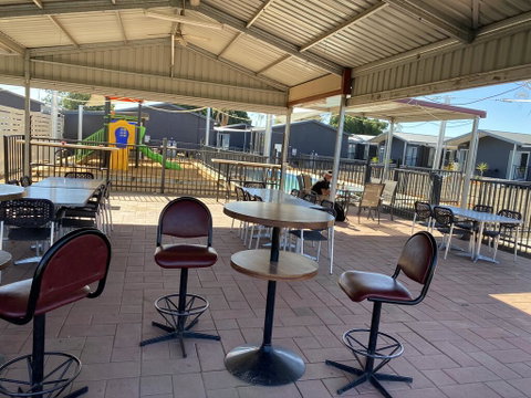 Sunshine Gardens Bourke Resort - Broome Tourism 1