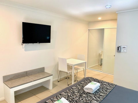 Surf Beach Motel Coffs - Broome Tourism 2