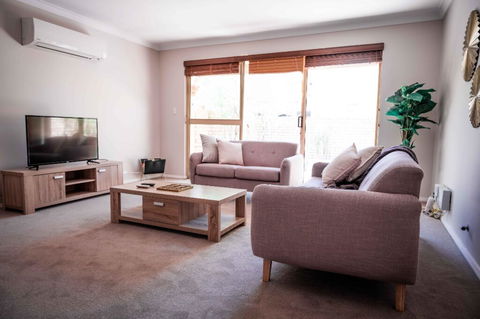 SWAN RIVER STAY, PERTH, WIFI, NETFLIX, APPLECROSS, FREO - Broome Tourism 0
