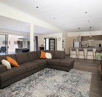 Swanway - Pet Friendly - 10 Min Walk to Beach - Broome Tourism
