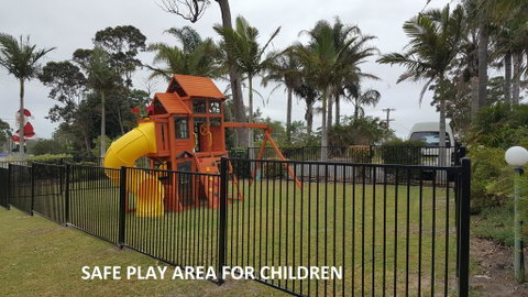 Tabourie Lake Motor Inn - Broome Tourism 1