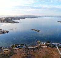 Tall Pines Beach House at Mount Dutton Bay part of Coffin Bay waterways - Broome Tourism