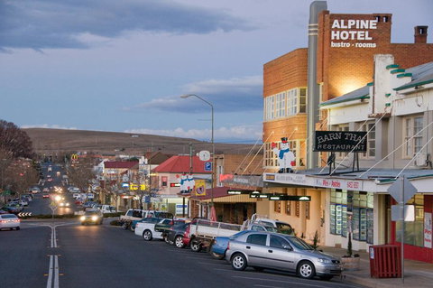 The Alpine Hotel - Broome Tourism 1