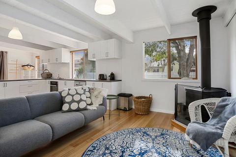 THE ASHMAN HOUSE - Modern And Close To Town - Broome Tourism 1