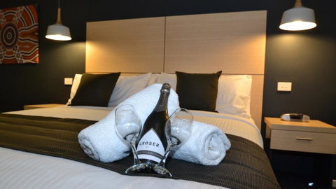 The Astor Suites - Broome Tourism 0